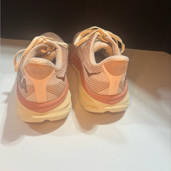 New Hoka Clifton 9 sneakers - Picture 4 of 6